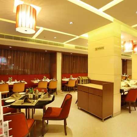 Comfort Inn Legacy Rajkot Restaurant photo
