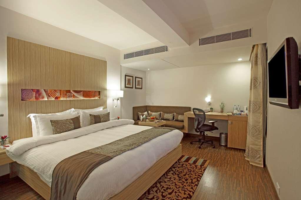 Comfort Inn Legacy Rajkot Room photo