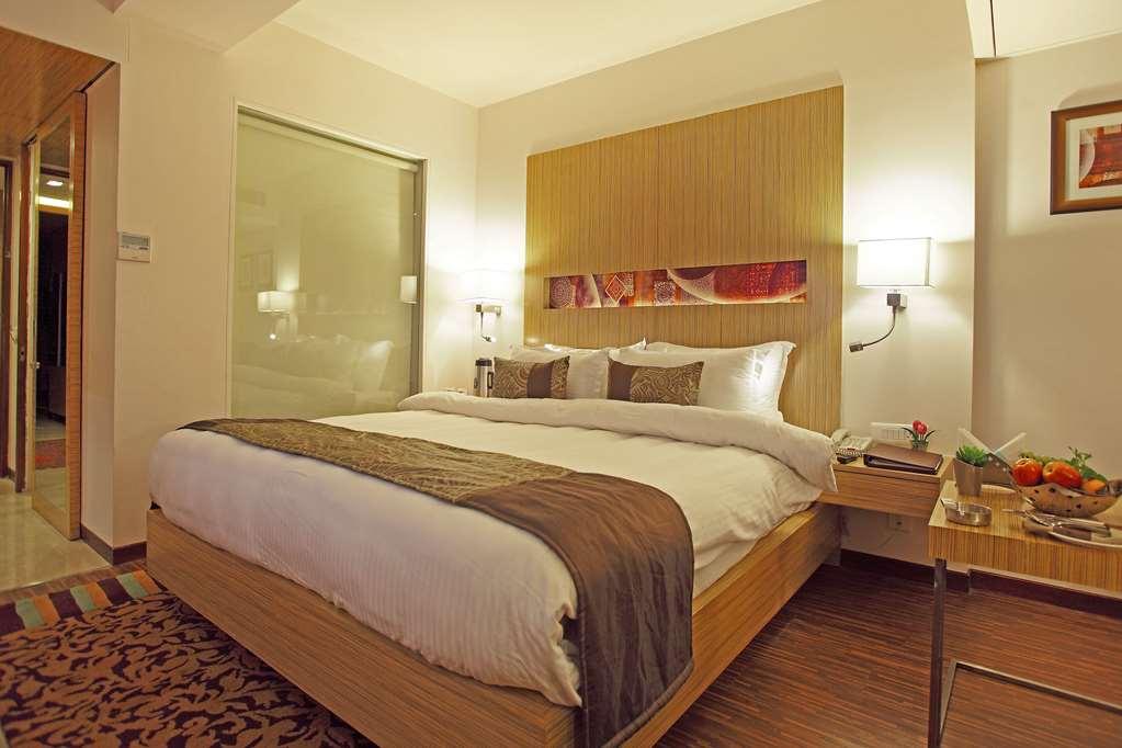 Comfort Inn Legacy Rajkot Room photo
