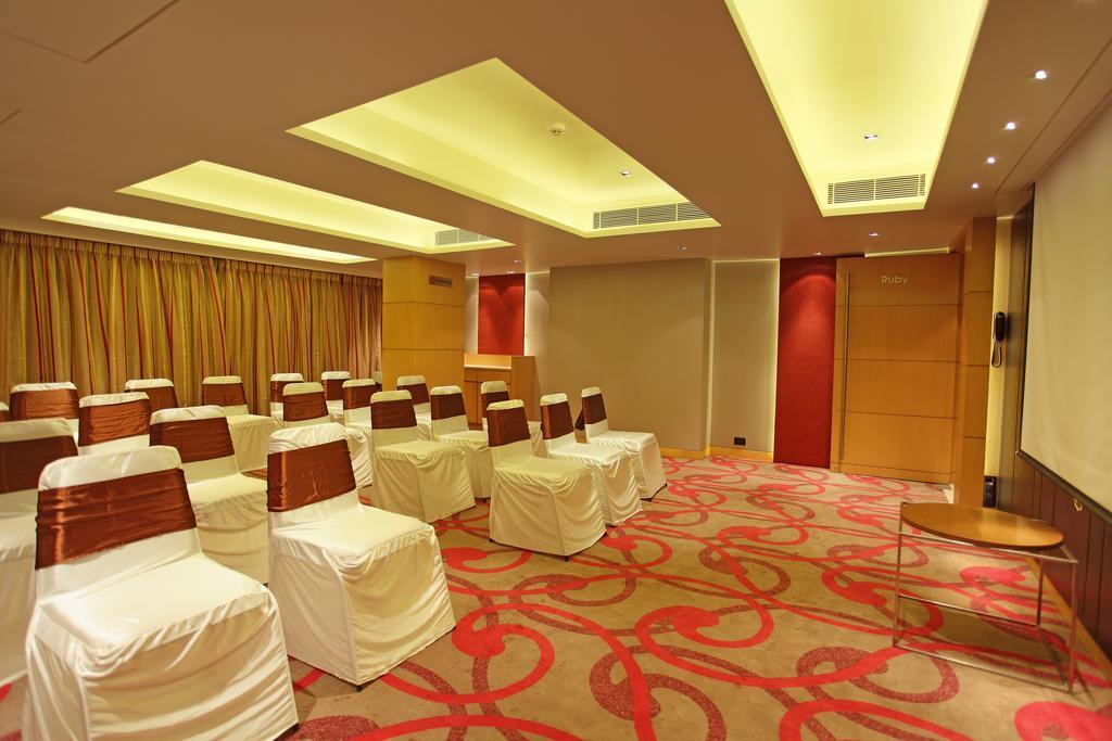 Comfort Inn Legacy Rajkot Exterior photo