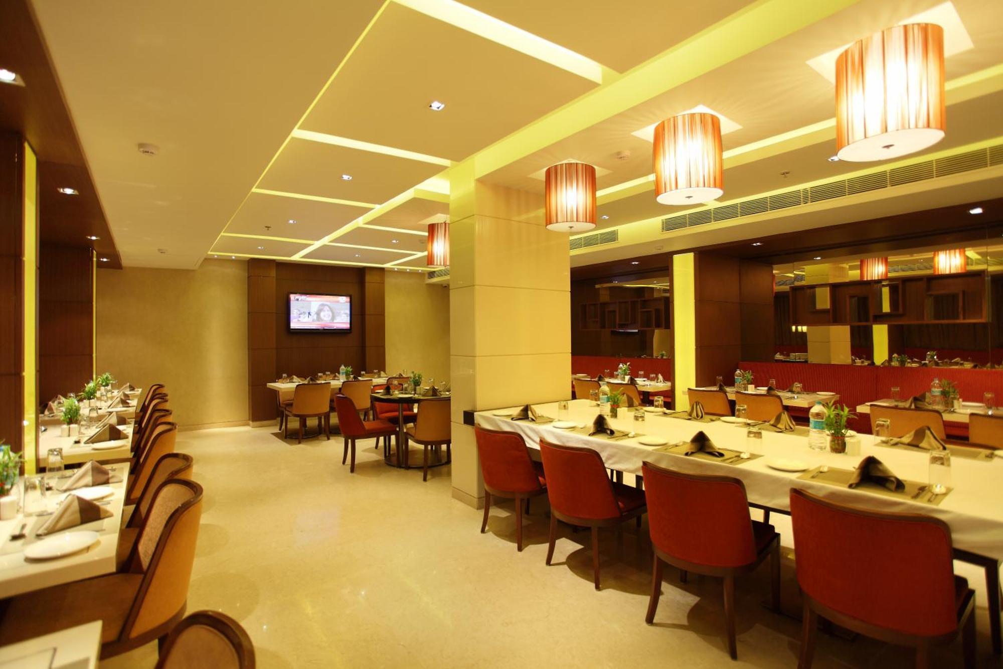 Comfort Inn Legacy Rajkot Exterior photo