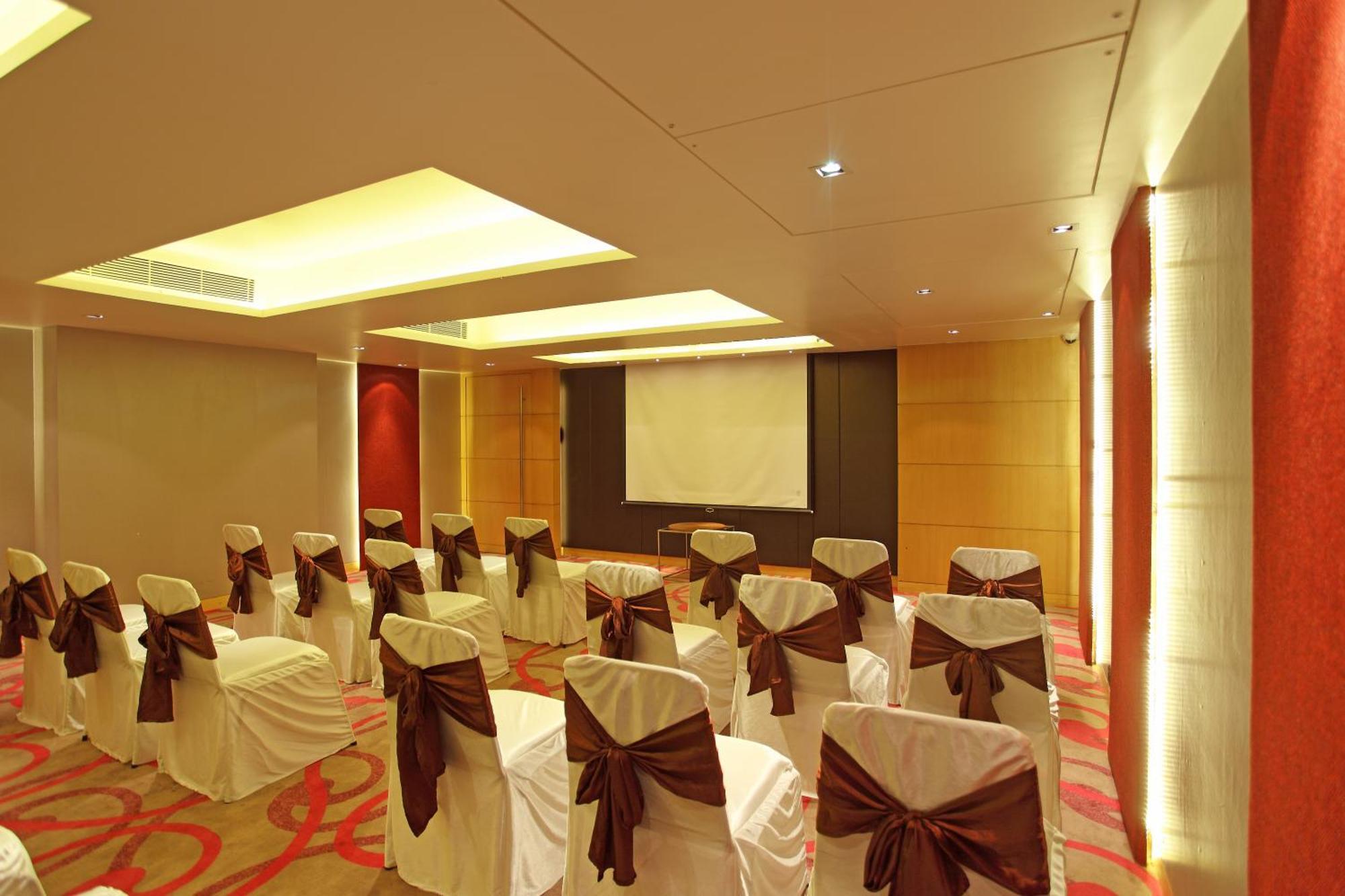 Comfort Inn Legacy Rajkot Business photo