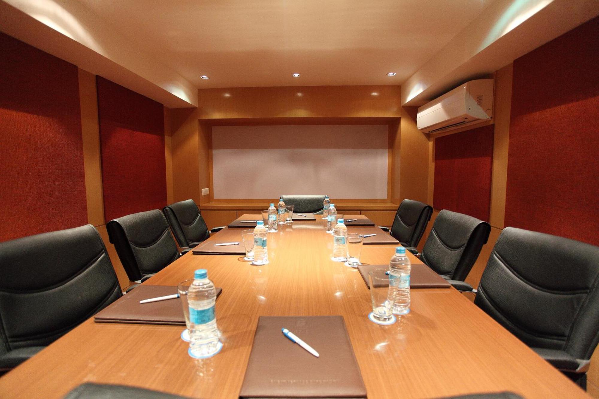 Comfort Inn Legacy Rajkot Business photo