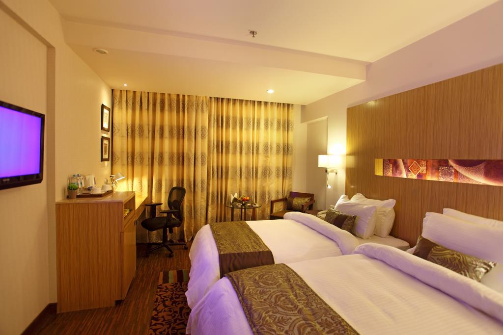 Comfort Inn Legacy Rajkot Exterior photo