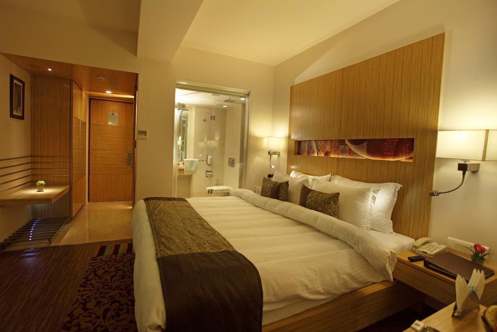 Comfort Inn Legacy Rajkot Exterior photo