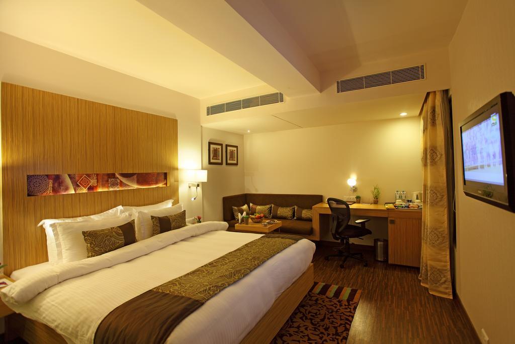 Comfort Inn Legacy Rajkot Room photo
