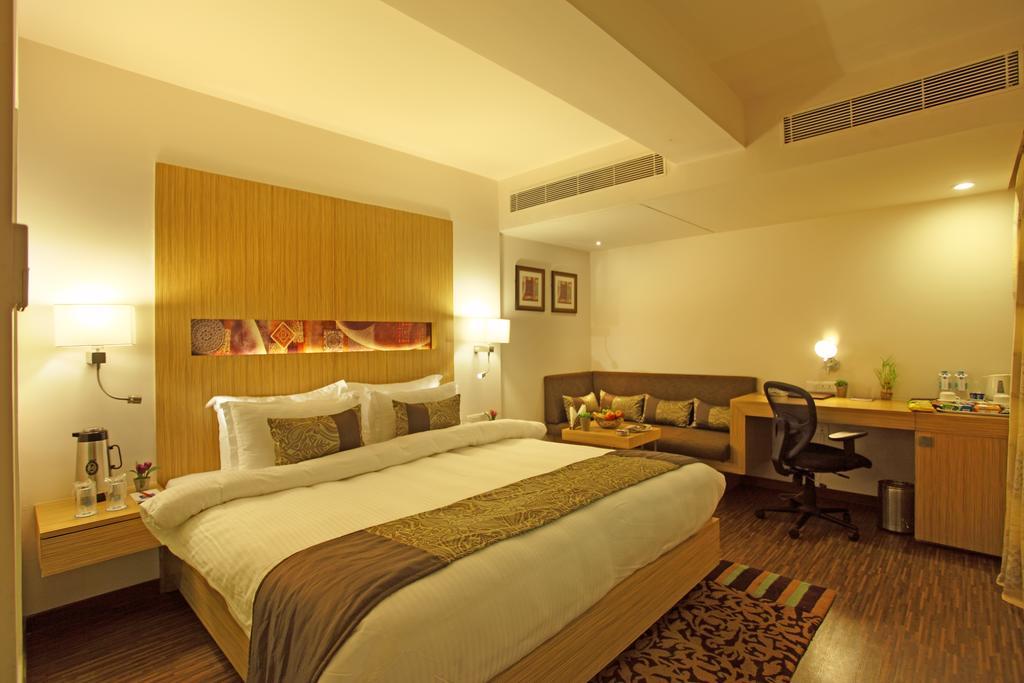 Comfort Inn Legacy Rajkot Exterior photo