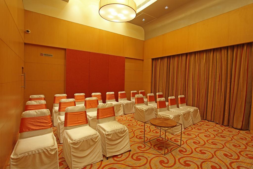Comfort Inn Legacy Rajkot Exterior photo