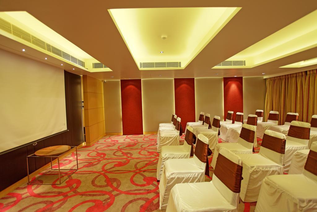 Comfort Inn Legacy Rajkot Exterior photo