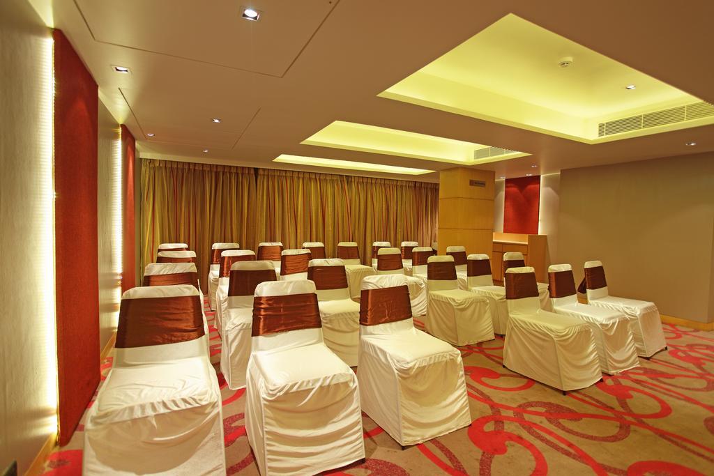 Comfort Inn Legacy Rajkot Exterior photo
