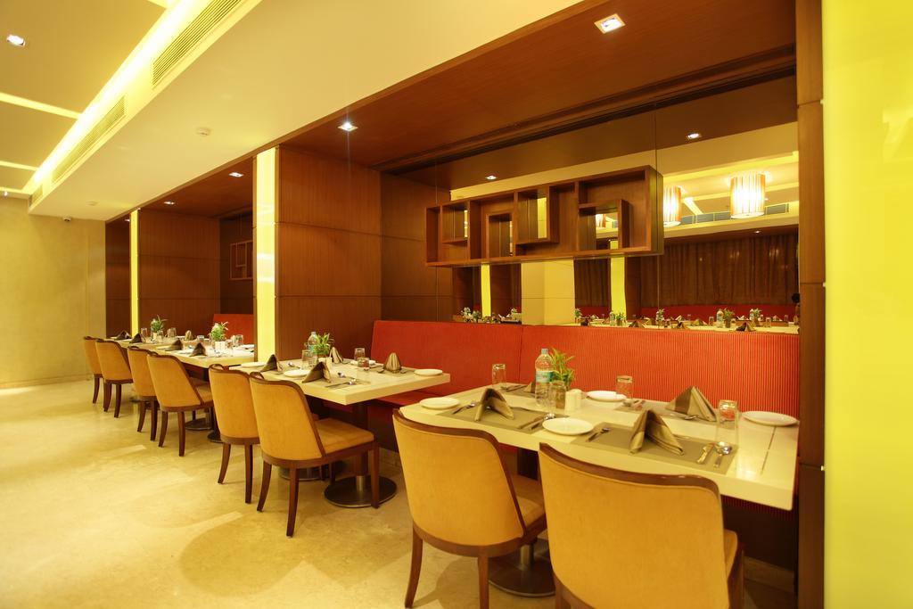 Comfort Inn Legacy Rajkot Exterior photo