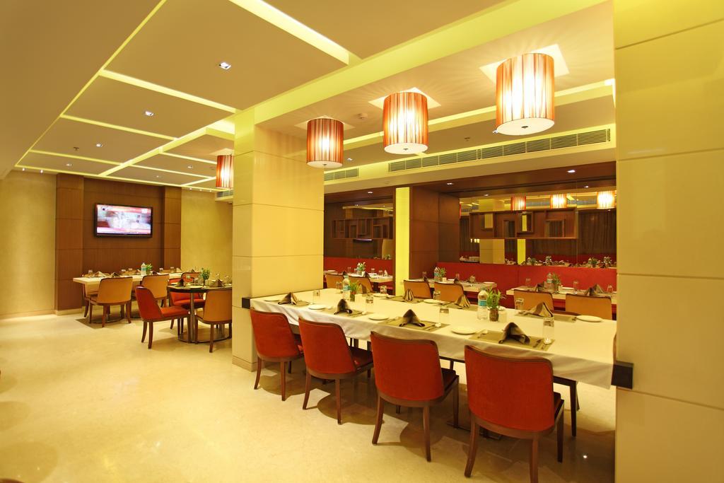 Comfort Inn Legacy Rajkot Exterior photo