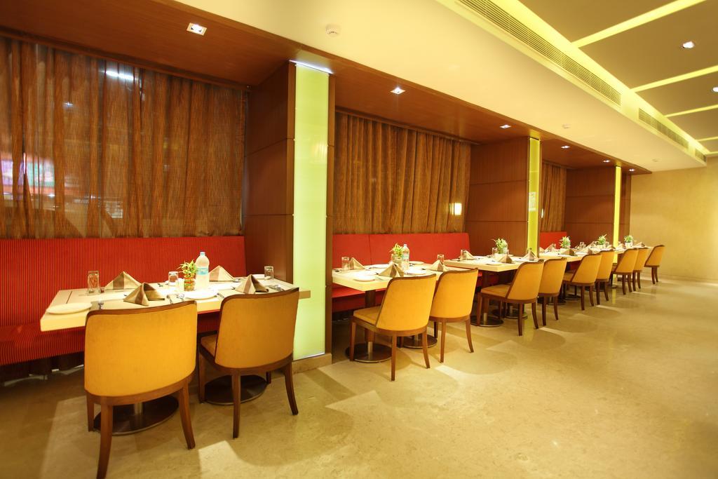 Comfort Inn Legacy Rajkot Exterior photo